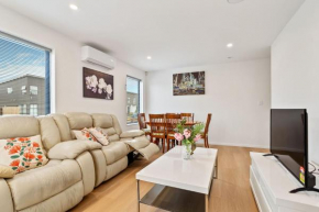 Ventura Delight Townhouse with Parking and Patio